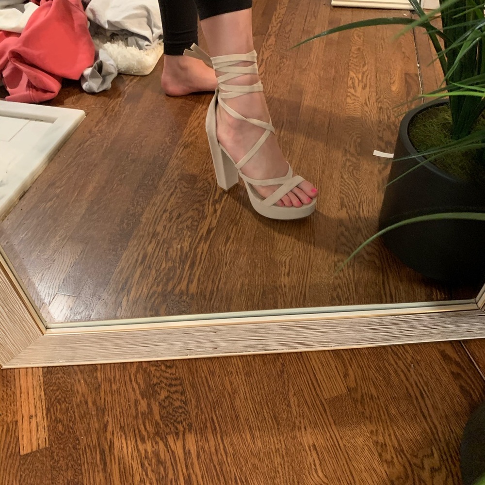 Super cute lace up heels !!